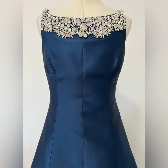 Carolina Herrera Embellished A-Line Gown - Picture 11 of 15